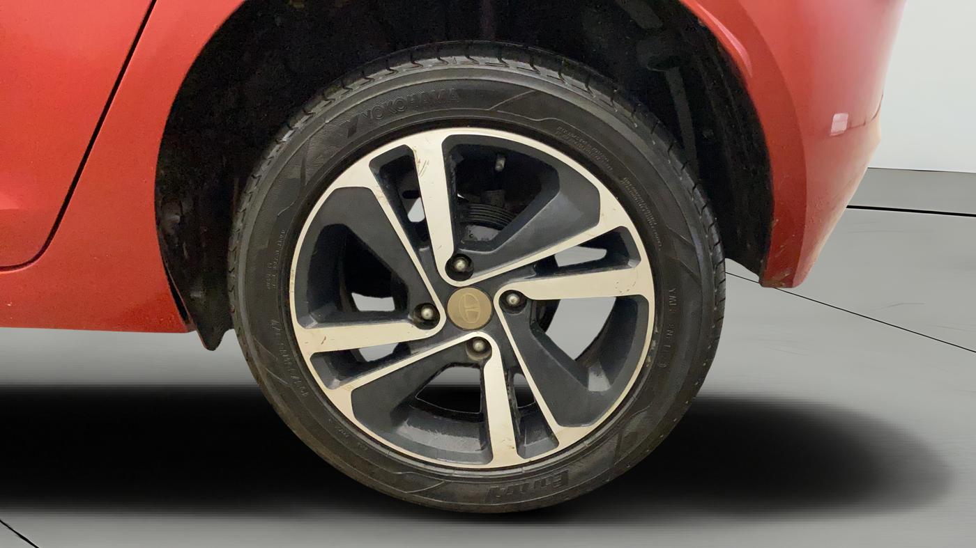 2020 Tata ALTROZ XZ PETROL, Petrol, Manual, 1,04,871 km, Left Rear Wheel