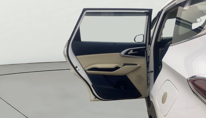 2022 KIA CARENS LUXURY 1.5 DIESEL 7 STR, Diesel, Manual, 22,170 km, LHS Rear Door