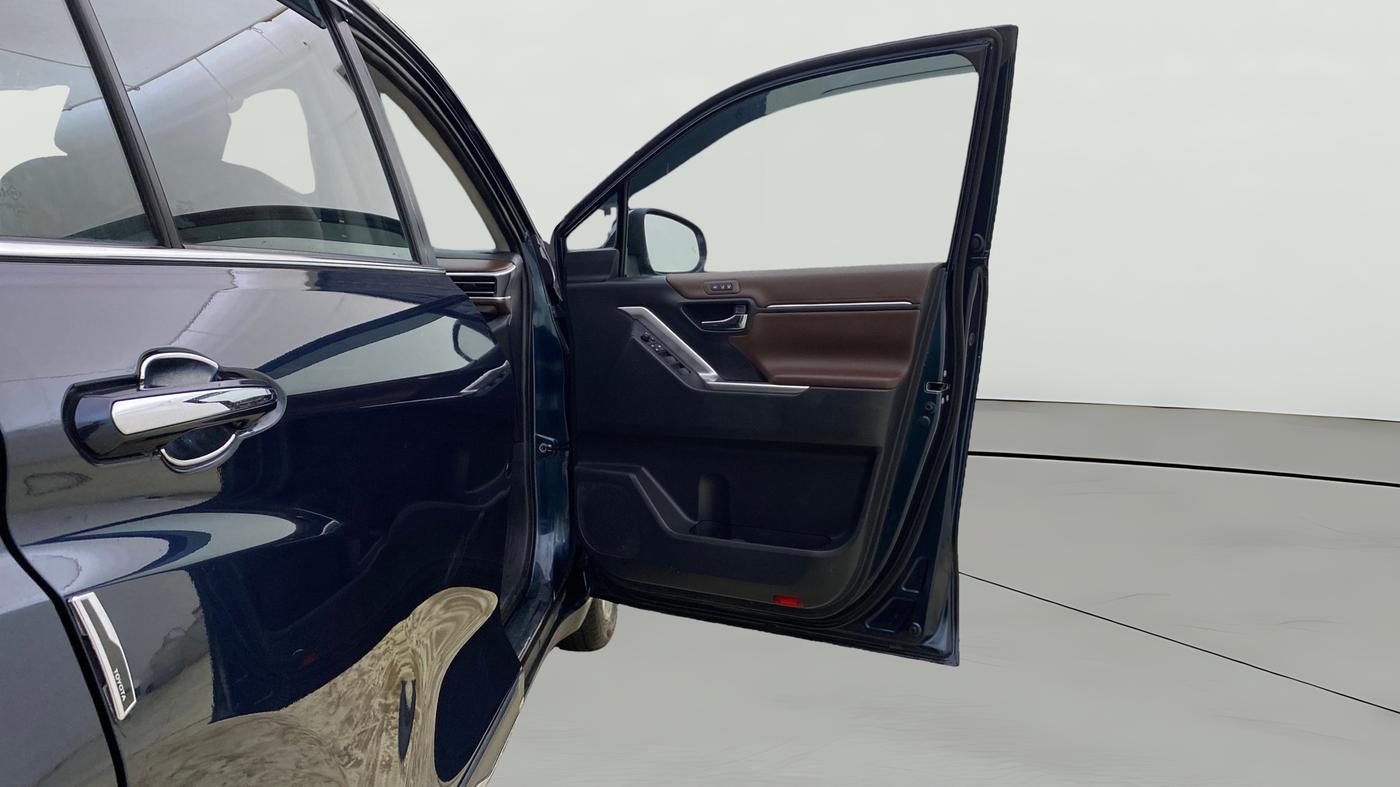 2024 Toyota INNOVA HYCROSS ZX HYBRID 7 STR, Hybrid, Automatic, 3,625 km, RHS Front Door
