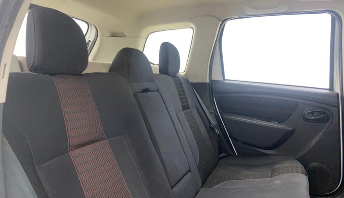 2017 Renault Duster RXS CVT, Petrol, Automatic, 1,09,289 km, Right Side Rear Door Cabin