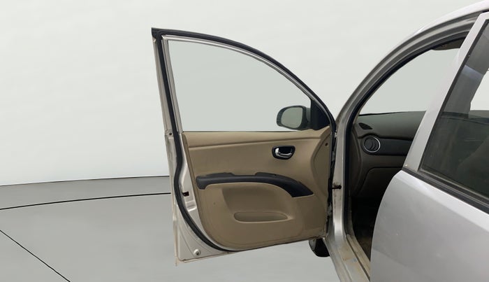 2013 Hyundai i10 SPORTZ 1.2, CNG, Manual, 96,631 km, LHS Front Door