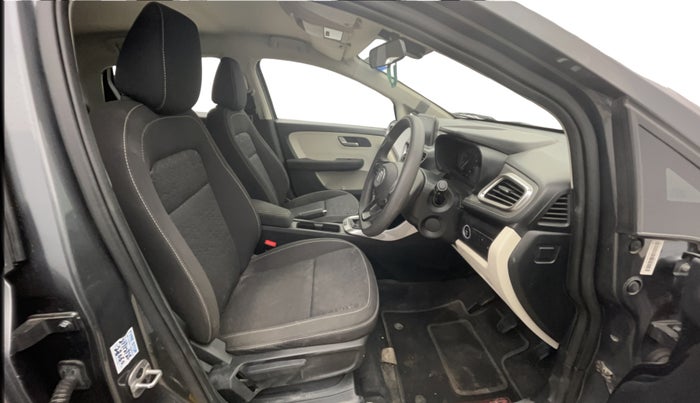 2021 Tata ALTROZ XZ PETROL, Petrol, Manual, 31,474 km, Right Side Front Door Cabin