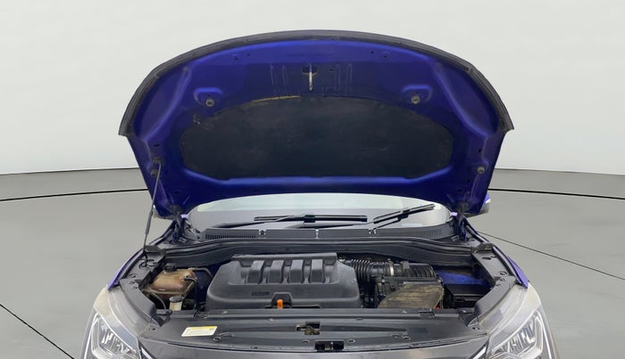 2021 Mahindra XUV700 AX 7 LUXURY P AT 7 STR, Petrol, Automatic, 1,21,757 km, Open Bonet