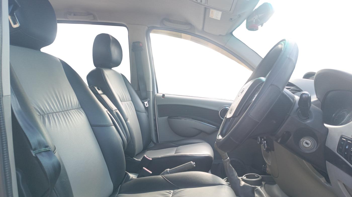 2016 Mahindra NUVOSPORT N8, Diesel, Manual, 1,00,561 km, Right Side Front Door Cabin