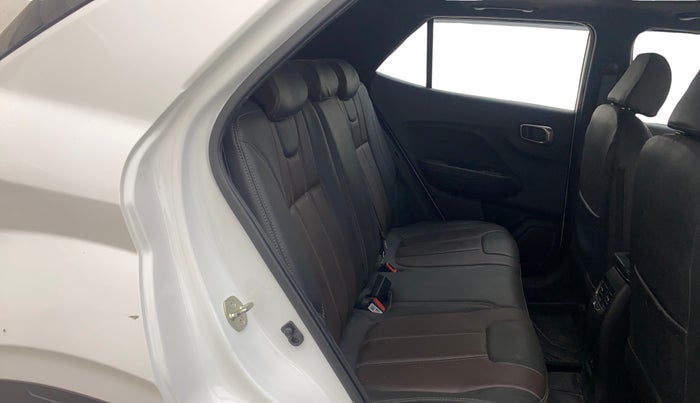 2024 Hyundai VENUE SX(O) 1.0 Turbo DCT Knight Edition, Petrol, Automatic, 15,504 km, Right Side Rear Door Cabin