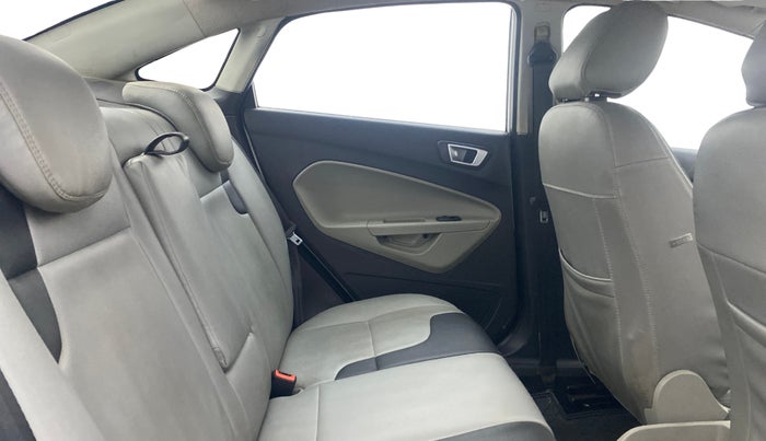 2015 Ford Fiesta TITANIUM DIESEL, Diesel, Manual, 1,35,590 km, Right Side Rear Door Cabin