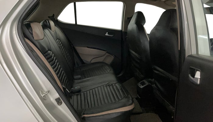 2017 Hyundai Grand i10 SPORTZ 1.2 KAPPA VTVT, Petrol, Manual, 98,050 km, Right Side Rear Door Cabin