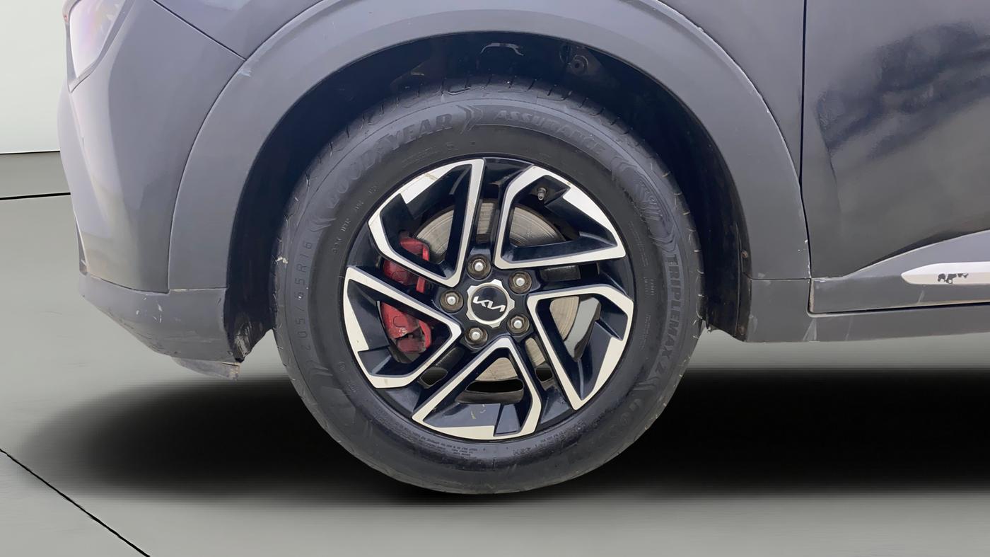2022 KIA CARENS LUXURY PLUS 1.5 DIESEL AT 6 STR, Diesel, Automatic, 74,209 km, Left Front Wheel