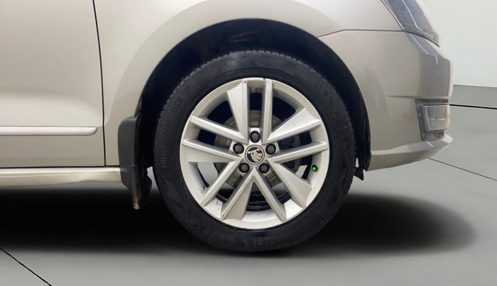 2019 Skoda Rapid STYLE 1.6 MPI, Petrol, Manual, 1,17,061 km, Right Front Wheel