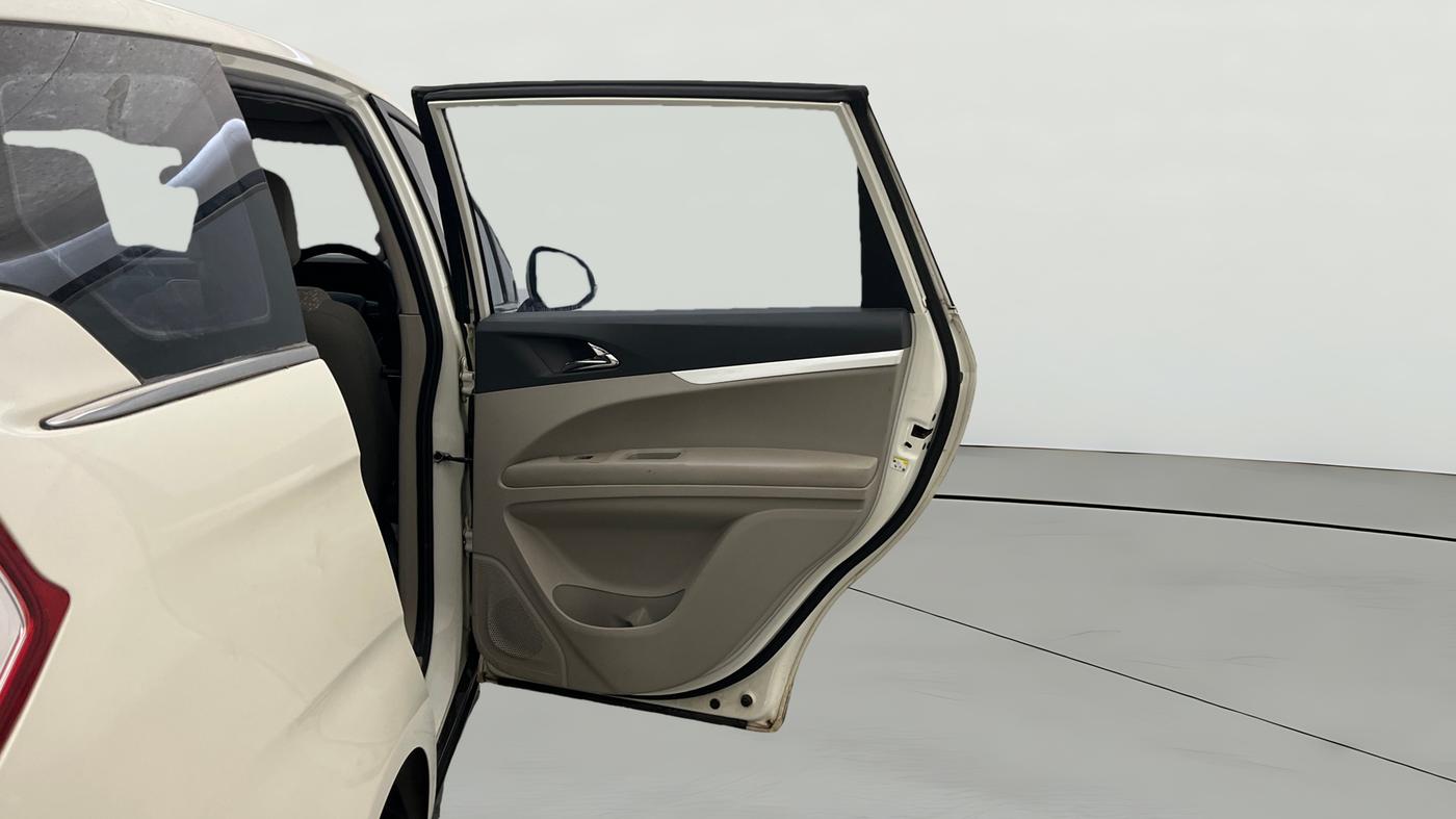 2021 Mahindra MARAZZO M 6 + 7 STR, Diesel, Manual, 79,760 km, RHS Rear Door
