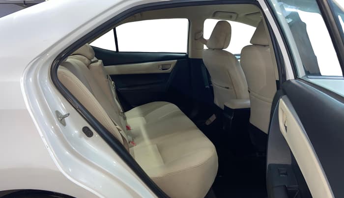 2015 Toyota Corolla Altis VL CVT PETROL, Petrol, Automatic, 1,10,693 km, Right Side Rear Door Cabin