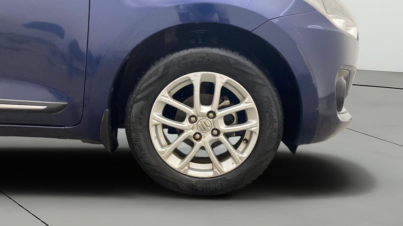 2018 Maruti Swift ZXI AMT, Petrol, Automatic, 1,18,478 km, Right Front Wheel