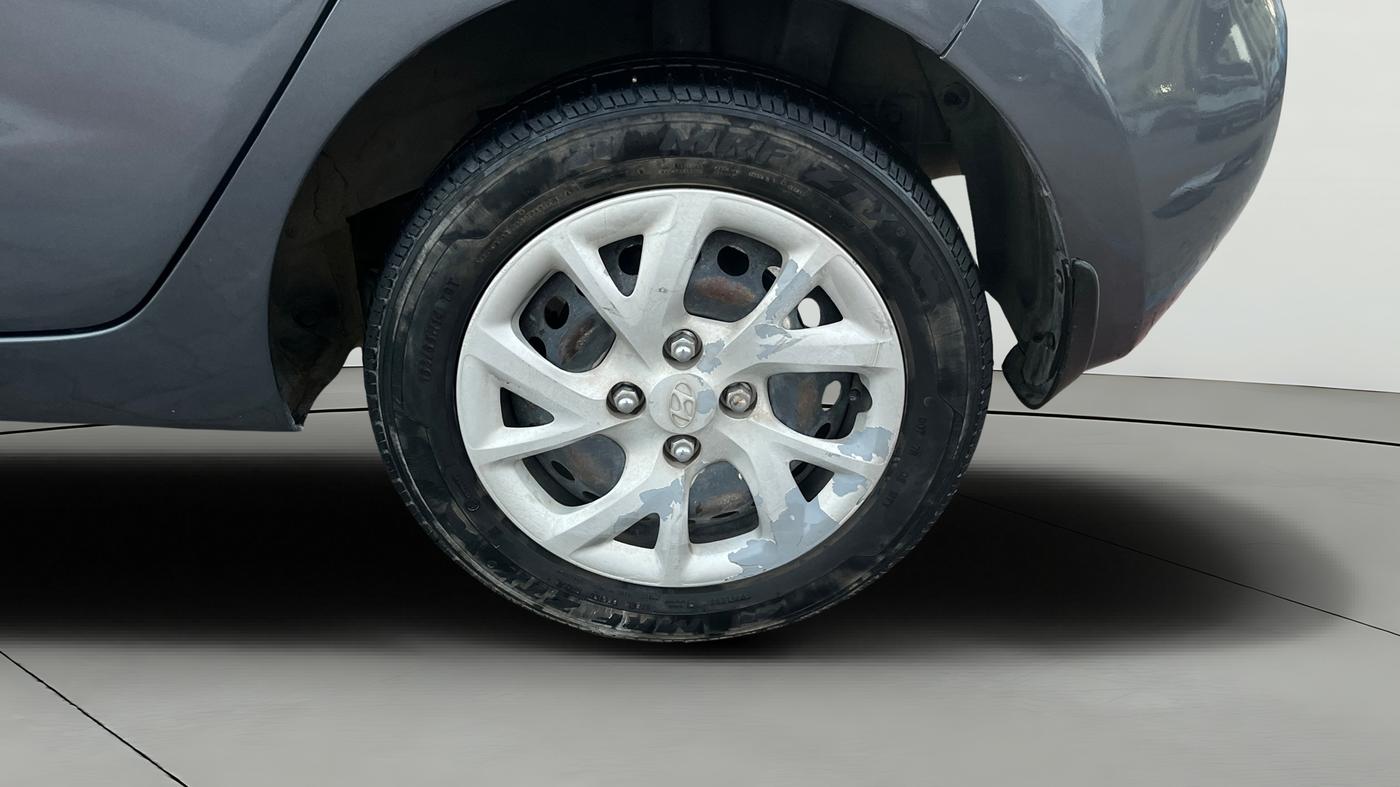 2017 Hyundai Grand i10 MAGNA AT 1.2 KAPPA VTVT, Petrol, Automatic, 42,730 km, Left Rear Wheel
