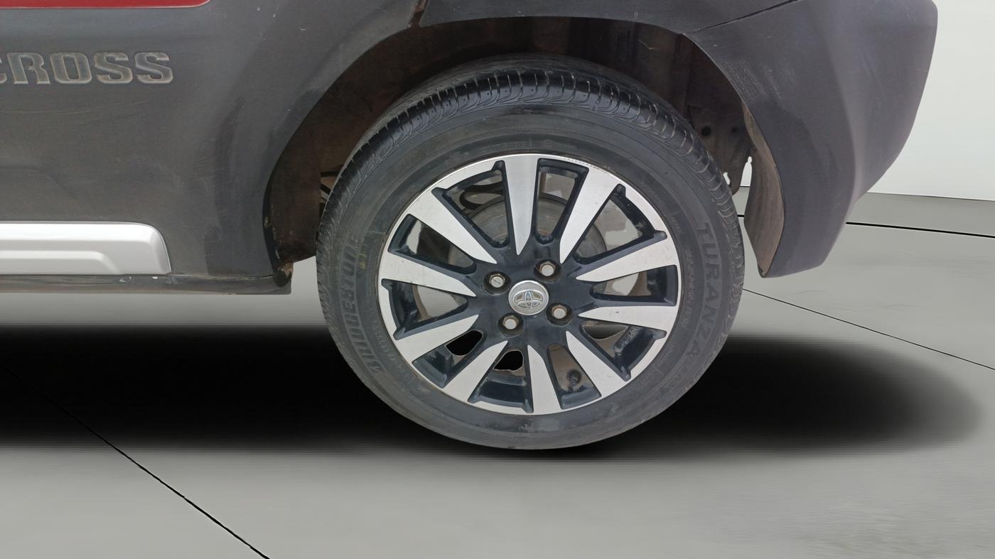2014 Toyota Etios CROSS 1.2 G, Petrol, Manual, 96,562 km, Left Rear Wheel