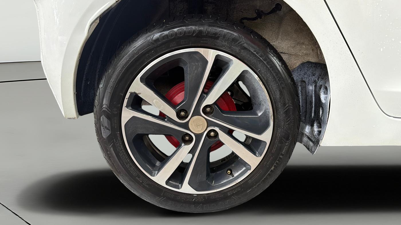 2023 Tata ALTROZ XZ PLUS SUNROOF CNG, CNG, Manual, 81,056 km, Right Rear Wheel