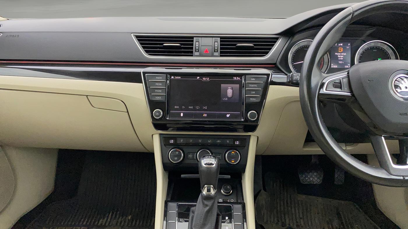 2016 Skoda Superb L&K 1.8 TSI AT, Petrol, Automatic, 51,905 km, Air Conditioner