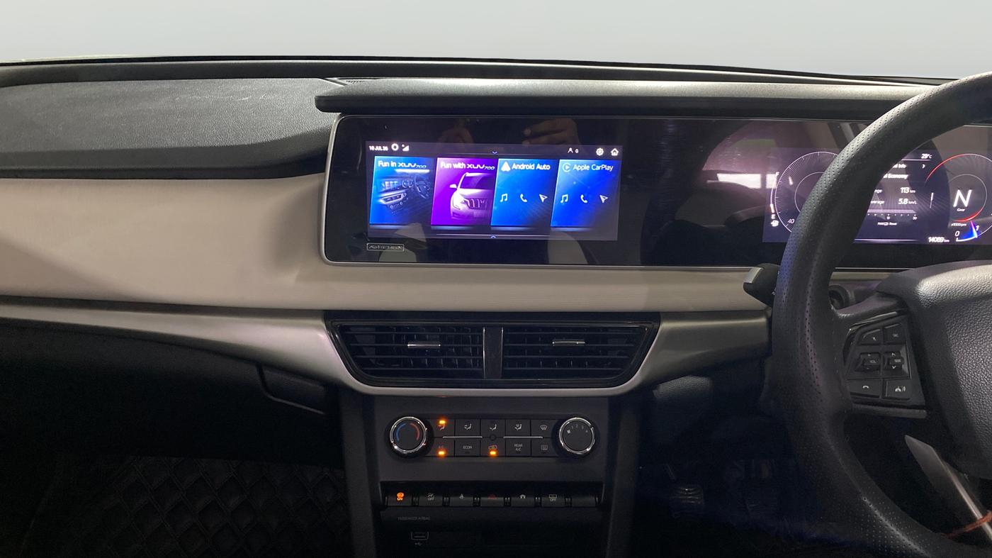 2022 Mahindra XUV700 AX 5 P MT 7 STR (E), Petrol, Manual, 14,076 km, Air Conditioner