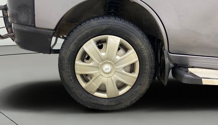 2016 Maruti Eeco 7 STR, Petrol, Manual, 68,008 km, Left Front Wheel