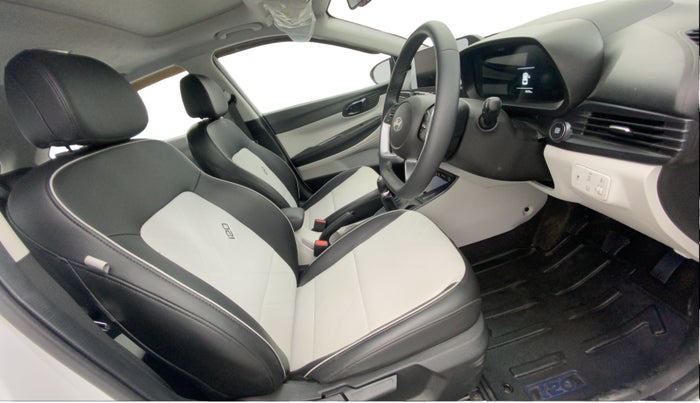 2023 Hyundai NEW I20 ASTA (O) 1.2 MT, Petrol, Manual, 34,232 km, Right Side Front Door Cabin