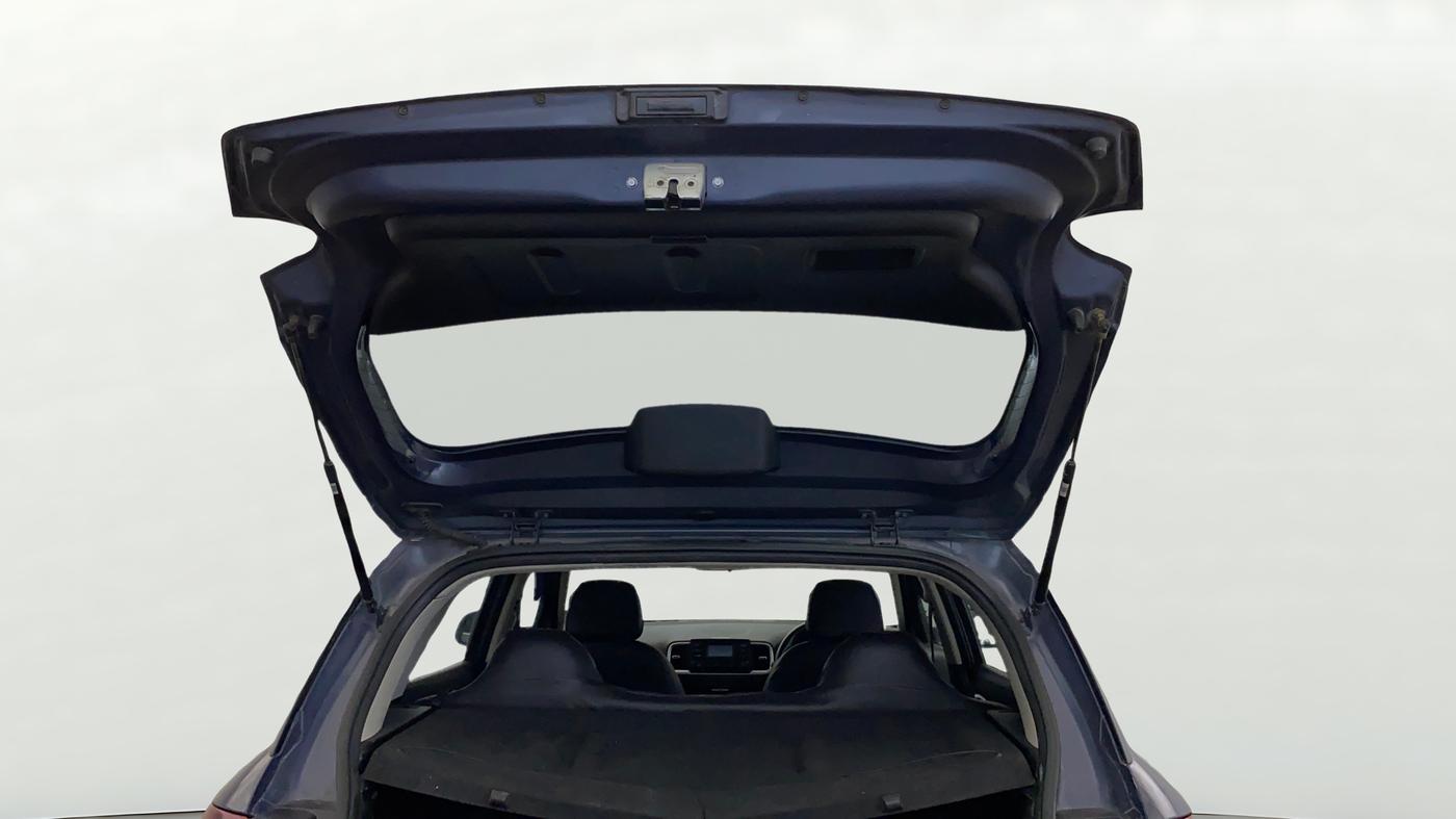 2019 Hyundai VENUE S 1.2, Petrol, Manual, 1,14,340 km, Boot Door Open