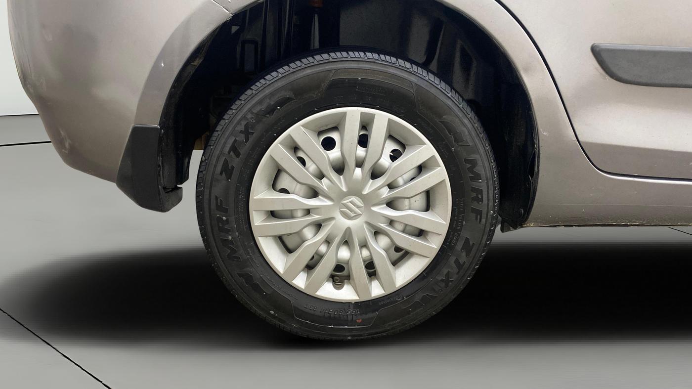 2013 Maruti Swift Dzire VDI, Diesel, Manual, 1,18,252 km, Right Rear Wheel