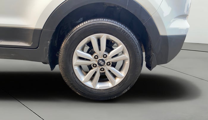 2016 Hyundai Creta SX PLUS 1.6 PETROL, Petrol, Manual, 1,11,085 km, Left Rear Wheel