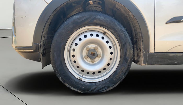 2020 Mahindra XUV300 W4 1.2 PETROL, Petrol, Manual, 29,751 km, Left Front Wheel