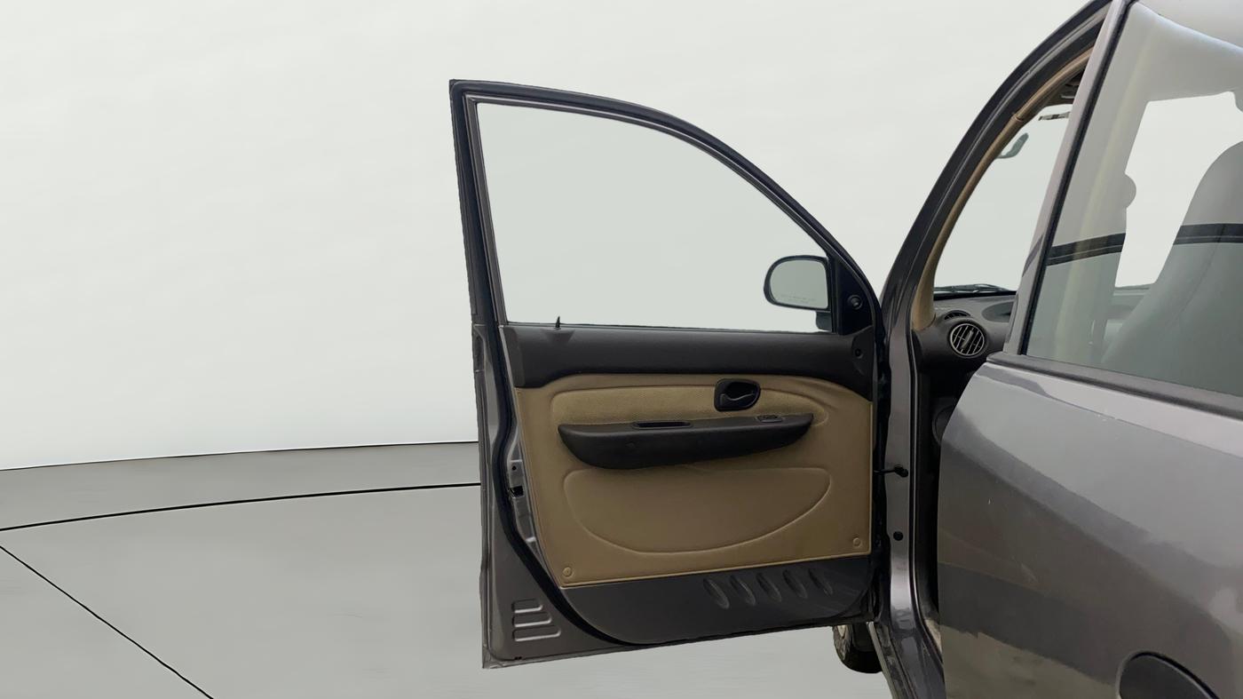 2014 Hyundai Santro Xing GLS, Petrol, Manual, 73,064 km, LHS Front Door