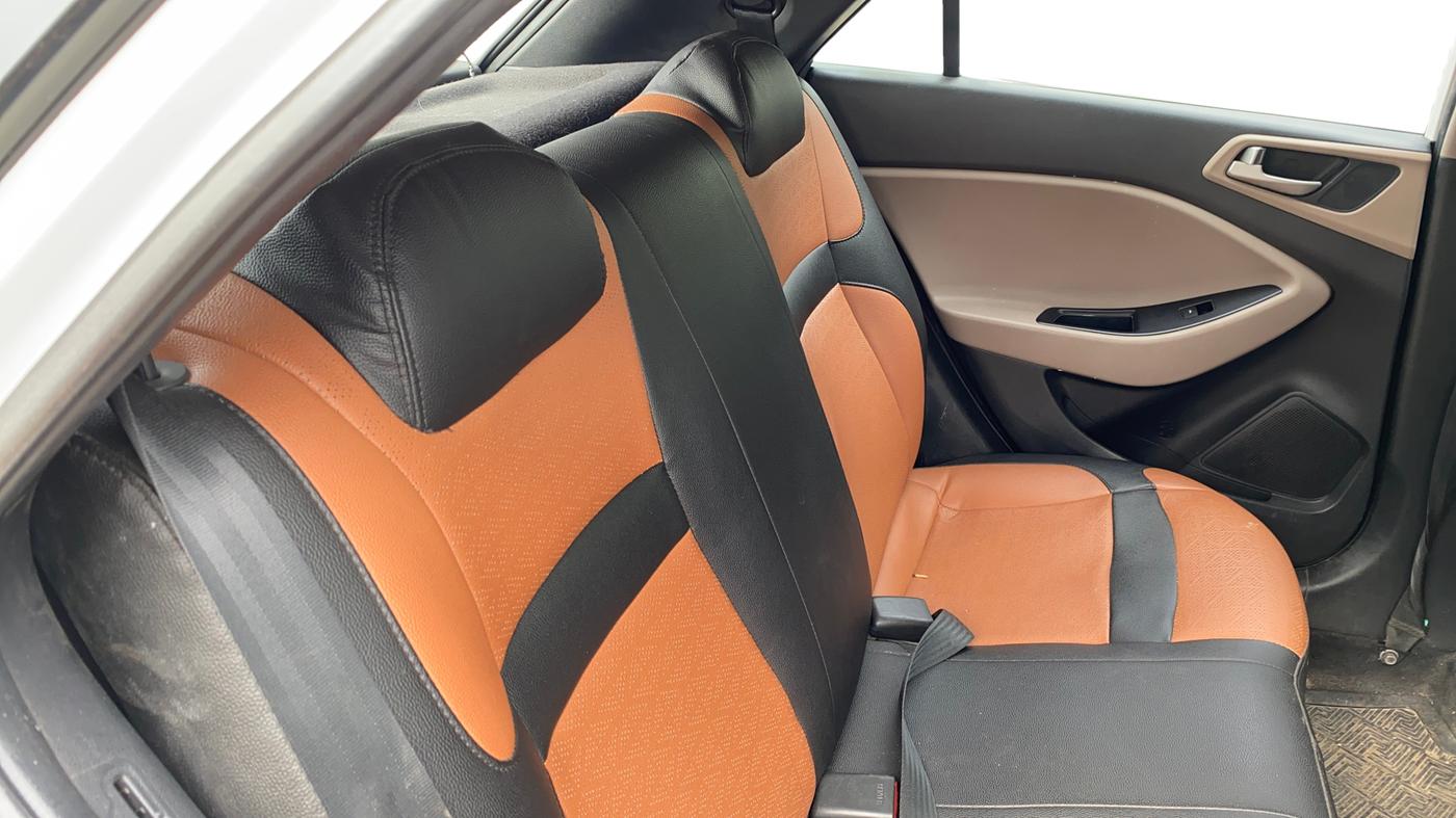2020 Hyundai Elite i20 SPORTZ PLUS 1.2, Petrol, Manual, 59,058 km, Right Side Rear Door Cabin