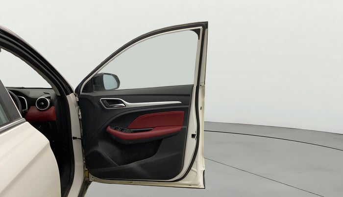 2023 MG ASTOR SAVVY 1.3 TURBO AT S RED, Petrol, Automatic, 16,799 km, RHS Front Door