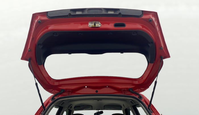 2016 Maruti Swift VDI (O), Diesel, Manual, 73,930 km, Boot Door Open