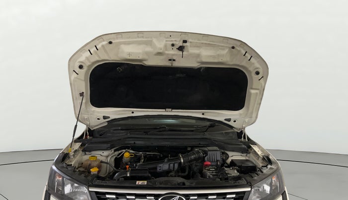 2020 Mahindra XUV300 W4 1.2 PETROL, Petrol, Manual, 76,769 km, Open Bonet