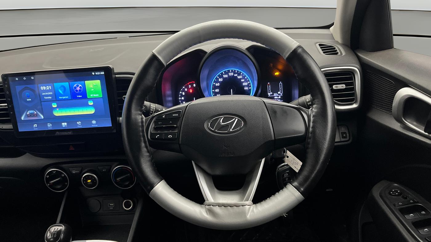 2021 Hyundai VENUE S 1.2, Petrol, Manual, 25,840 km, Steering Wheel Close Up