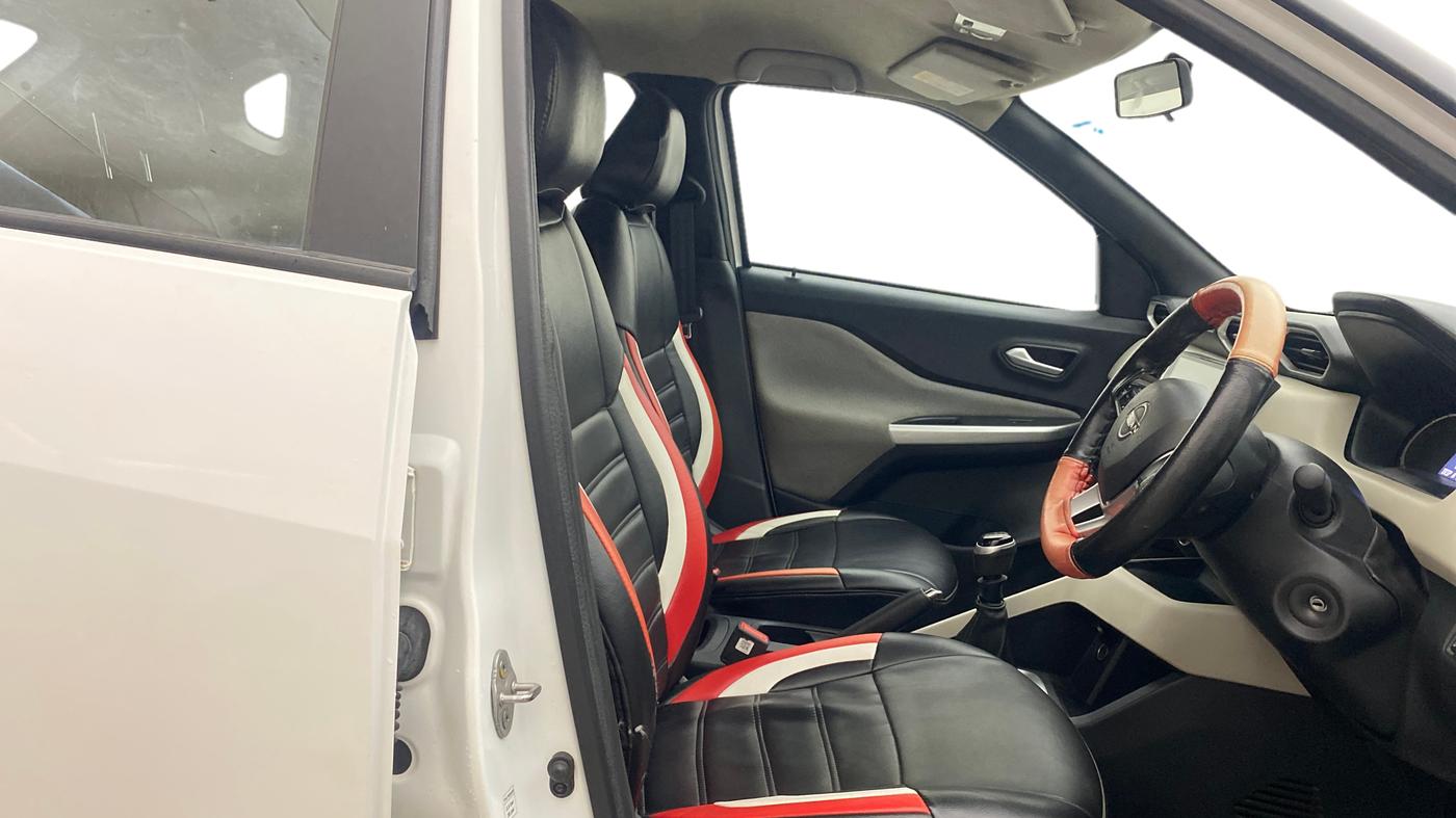 2023 Nissan MAGNITE XL, Petrol, Manual, 41,774 km, Right Side Front Door Cabin