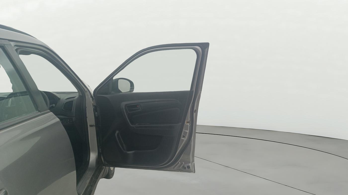 2021 Maruti Vitara Brezza VXI AT SHVS, Petrol, Automatic, 1,06,231 km, RHS Front Door