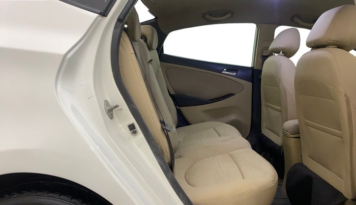 2013 Hyundai Verna FLUIDIC 1.6 CRDI SX, Diesel, Manual, 1,36,029 km, Right Side Rear Door Cabin