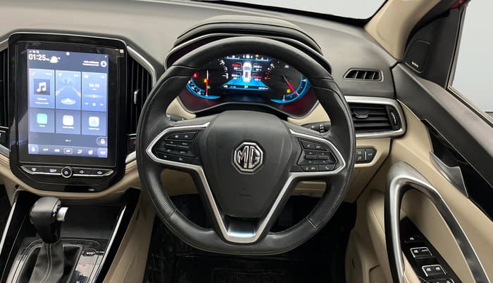 2021 MG HECTOR SHARP 1.5 DCT PETROL DUAL TONE, Petrol, Automatic, 38,761 km, Steering Wheel Close Up