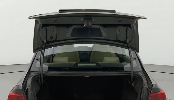 2017 Volkswagen Ameo COMFORTLINE 1.2L, Petrol, Manual, 38,247 km, Boot Door Open