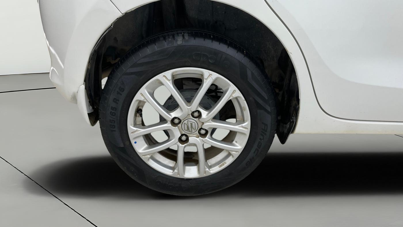 2020 Maruti Swift ZXI AMT, Petrol, Automatic, 22,328 km, Right Rear Wheel