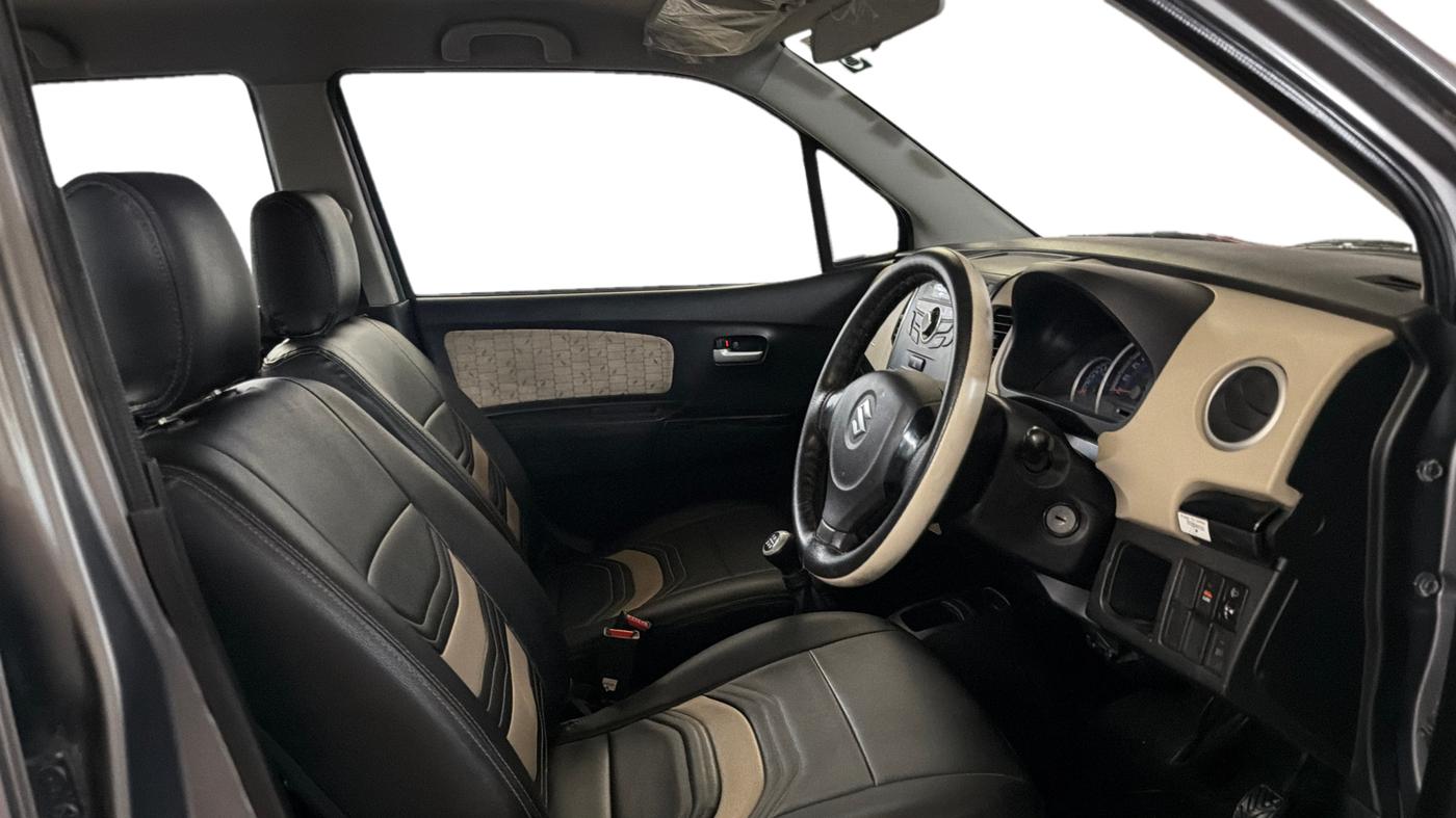 2017 Maruti Wagon R 1.0 VXI, Petrol, Manual, 28,201 km, Right Side Front Door Cabin