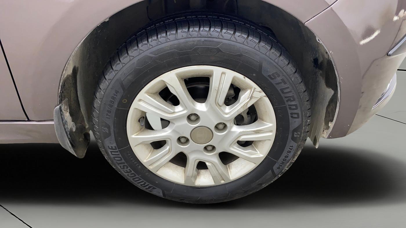 2017 Tata Tiago XZ PETROL, Petrol, Manual, 36,699 km, Right Front Wheel