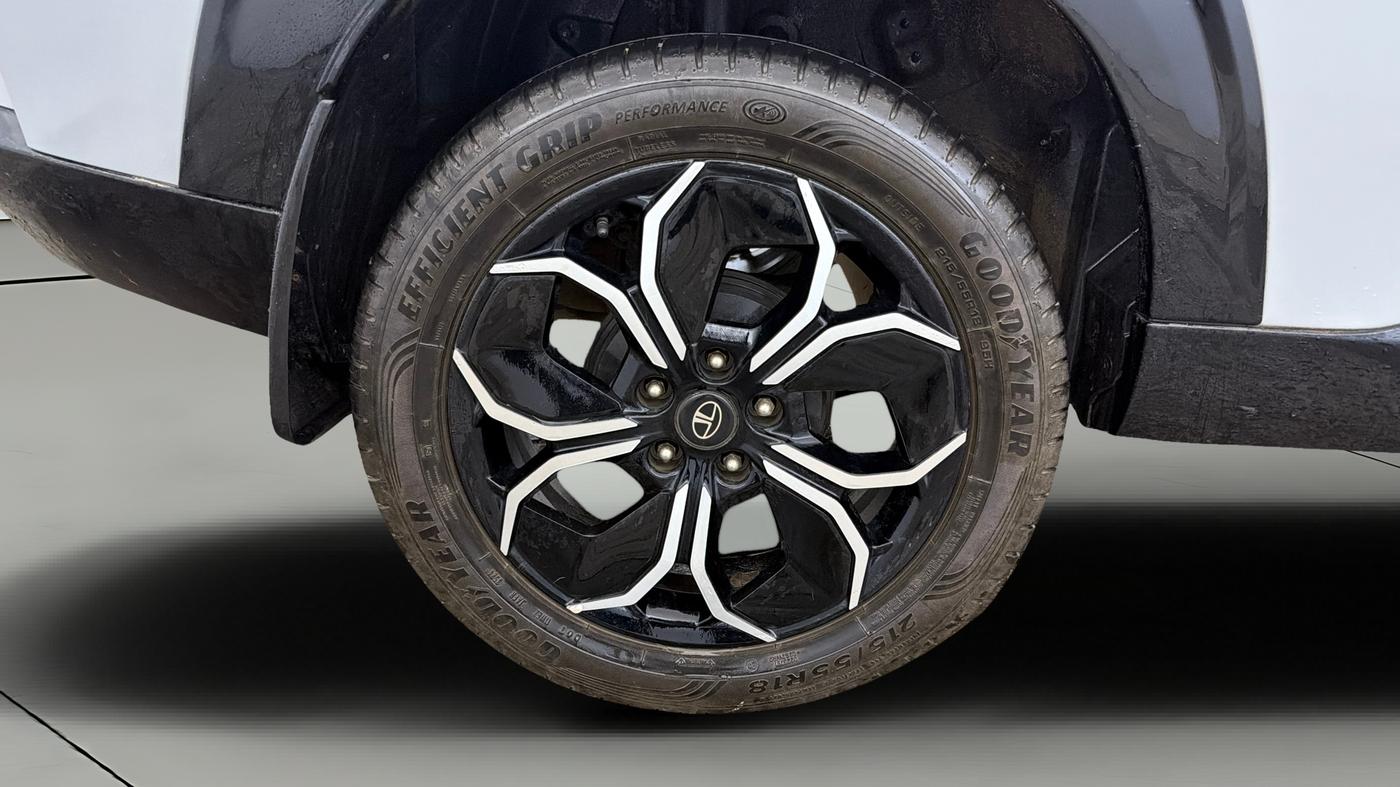 2024 Tata Curvv Creative Plus S 1.2 Petrol 7DCA, Petrol, Automatic, 29,193 km, Right Rear Wheel