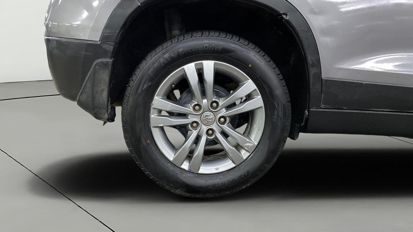 2017 Maruti Vitara Brezza ZDI, Diesel, Manual, 58,534 km, Right Rear Wheel