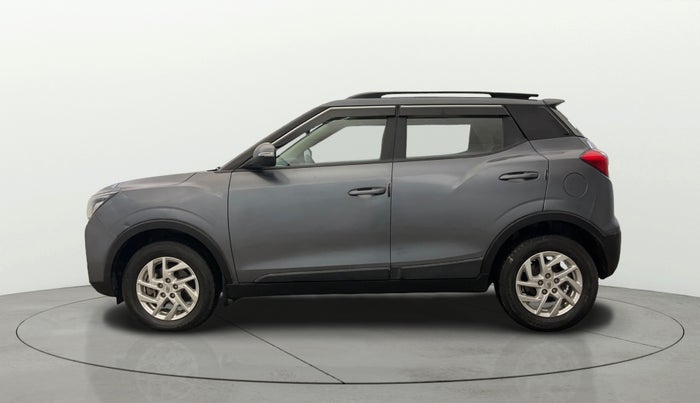 2022 Mahindra XUV300 W8 1.5 DIESEL, Diesel, Manual, 25,448 km, Left Side