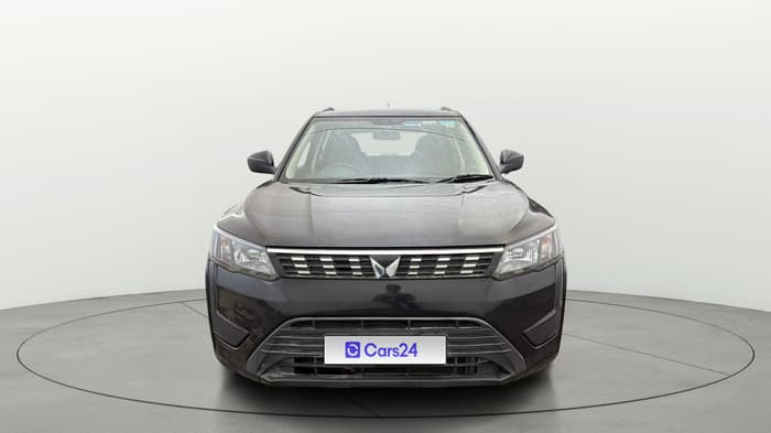 2023 Mahindra XUV300 W6 1.2 PETROL, Petrol, Manual, 43,150 km, Front