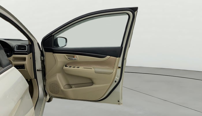 2018 Maruti Ciaz DELTA 1.4 MT PETROL, Petrol, Manual, 91,969 km, RHS Front Door