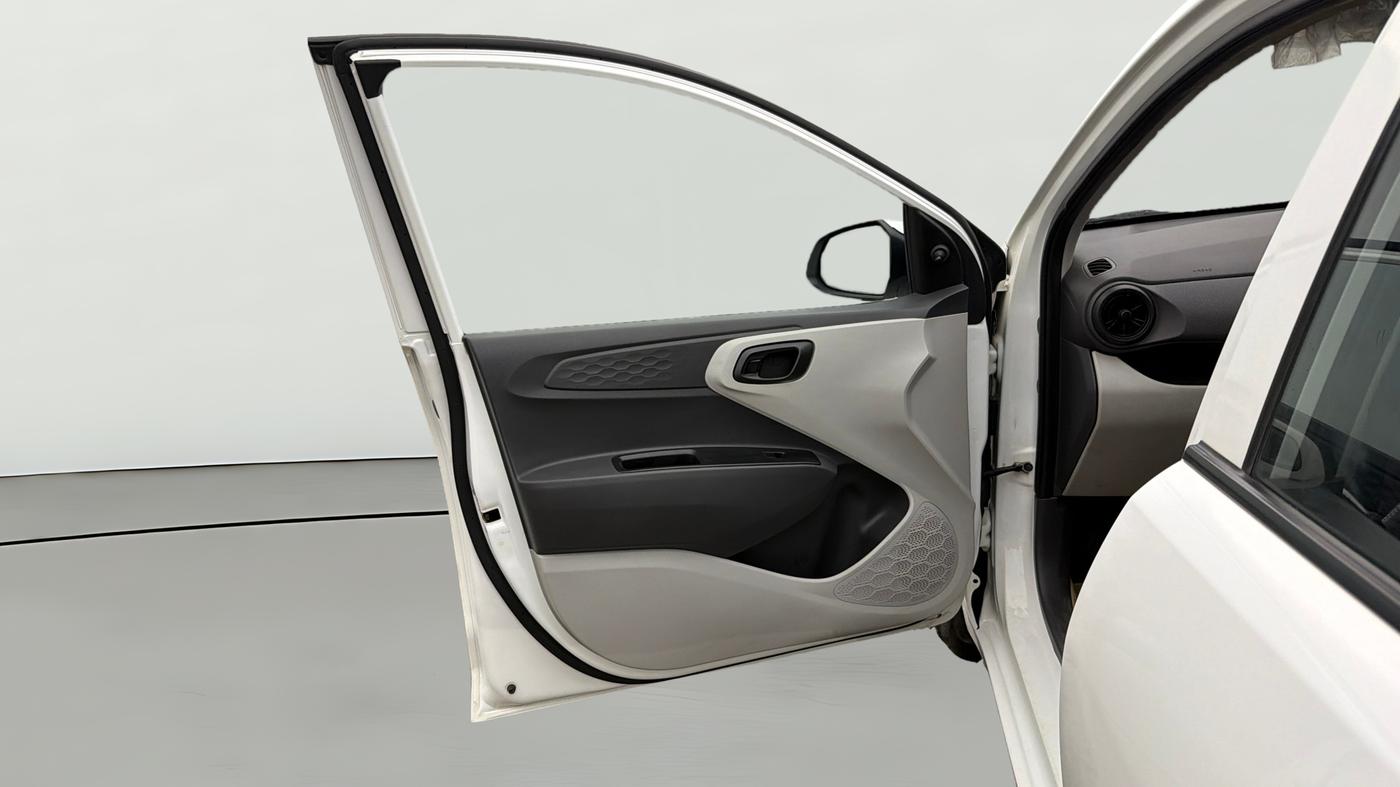2023 Hyundai GRAND I10 NIOS ERA 1.2 KAPPA VTVT, Petrol, Manual, 23,822 km, LHS Front Door