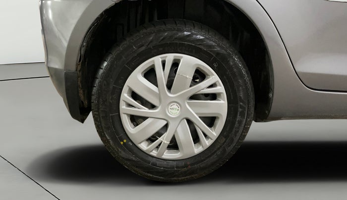 2016 Maruti Swift VXI, Petrol, Manual, 28,387 km, Right Rear Wheel