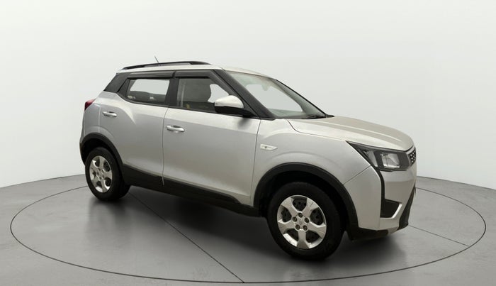 2020 Mahindra XUV300 W6 1.5 DIESEL, Diesel, Manual, 50,032 km, Right Front Diagonal