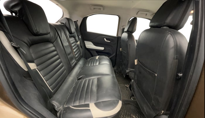 2021 Tata PUNCH CREATIVE AMT 1.2 RTN DUAL TONE, Petrol, Automatic, 29,576 km, Right Side Rear Door Cabin